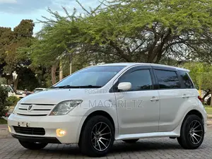Toyota IST 2003 White