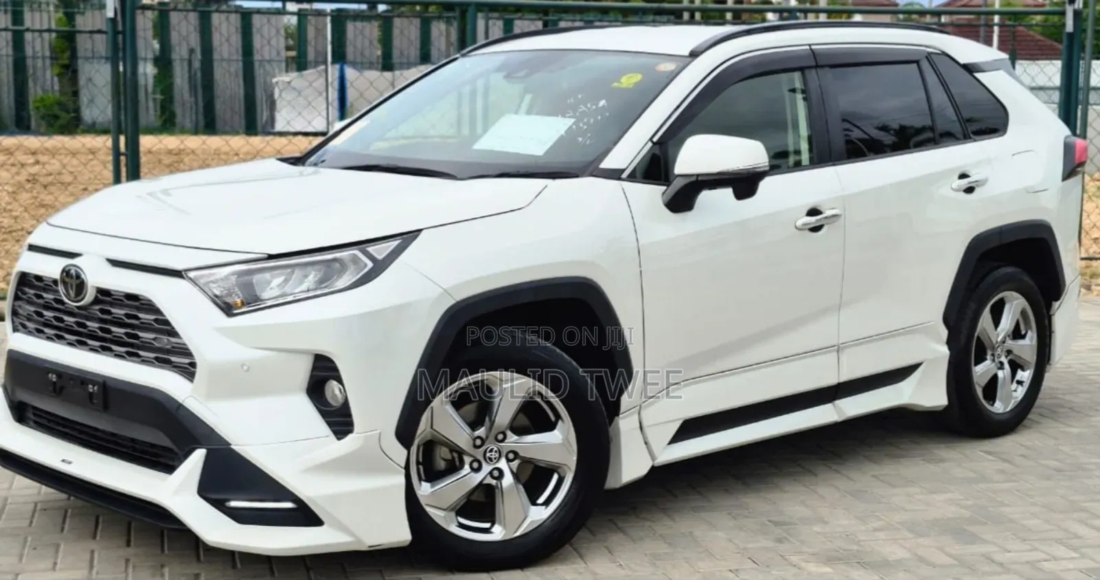 Toyota RAV4 2021 White
