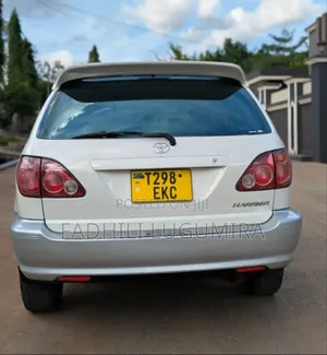 Toyota Harrier 2002 White