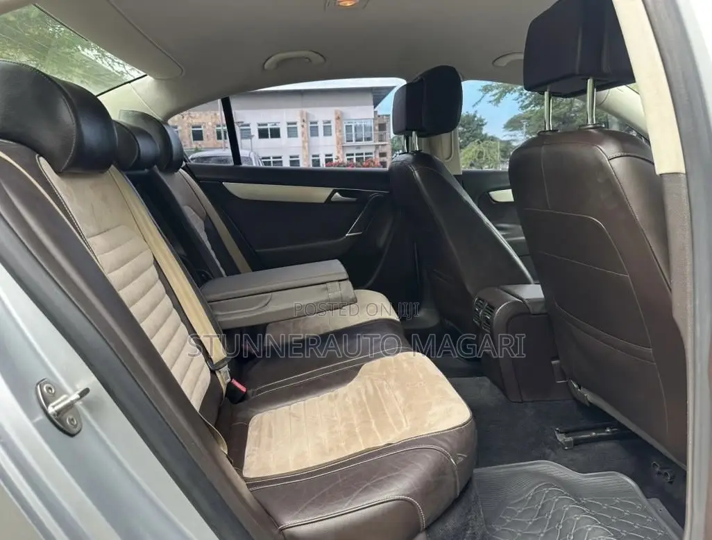 Volkswagen Passat 2013 Silver