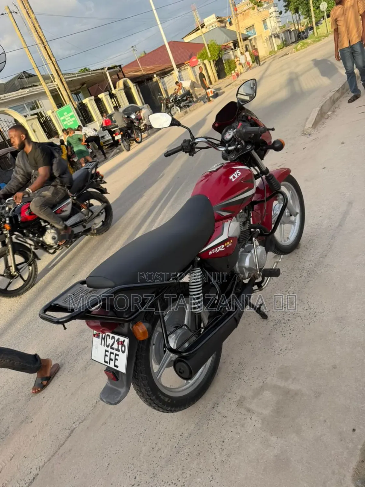 TVS HLX 125 2024 Red