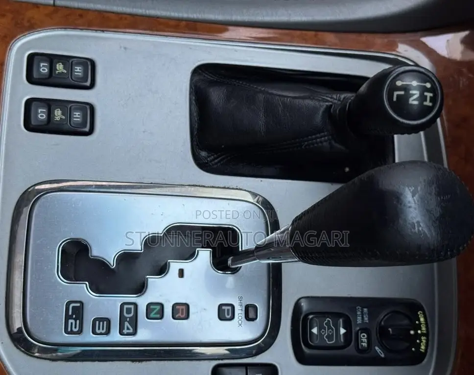 Toyota Land Cruiser 2005 Silver