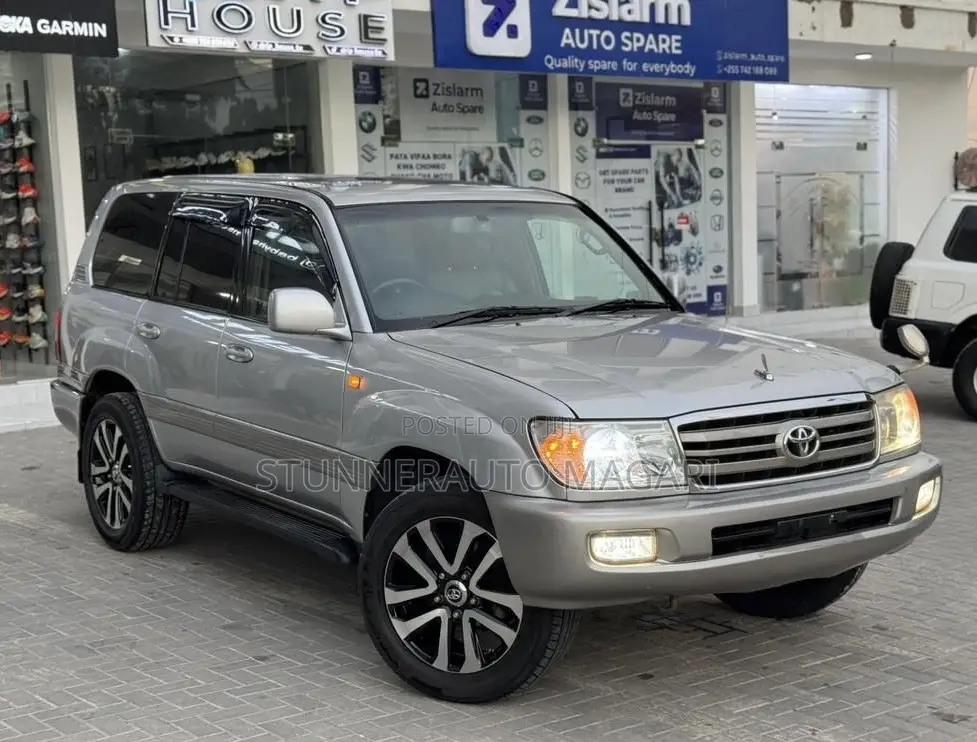 Toyota Land Cruiser 2005 Silver