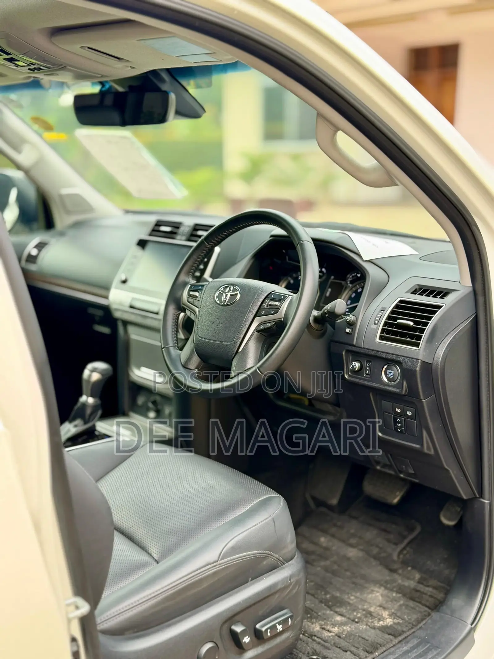Toyota Land Cruiser Prado 2023 White