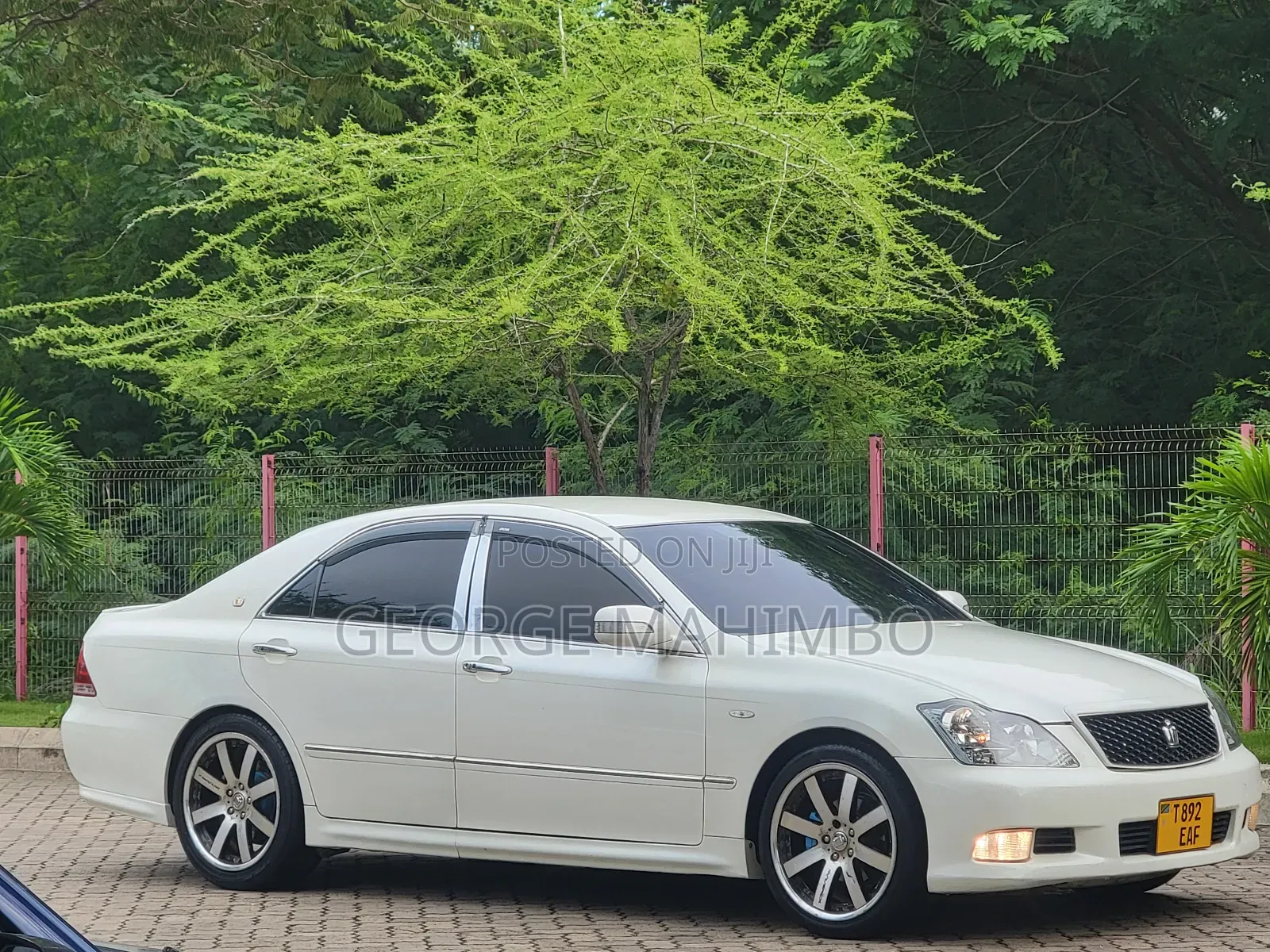 Toyota Crown 2006 White