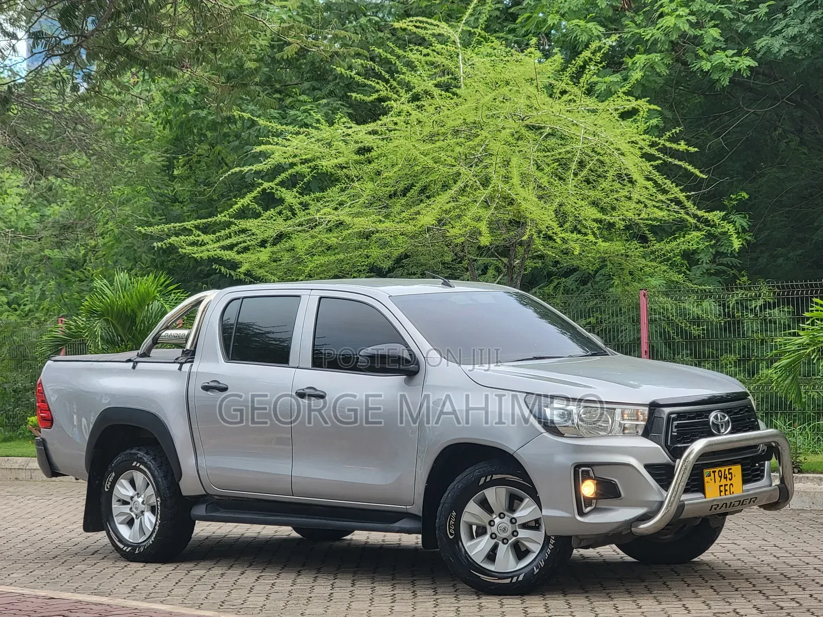 Toyota Hilux 2020 Silver
