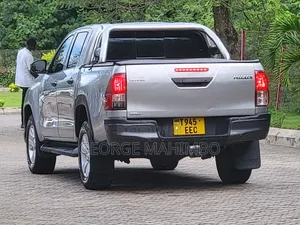 Toyota Hilux 2020 Silver