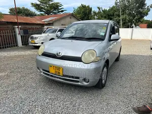 Toyota Sienta 2004 Silver