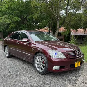 Toyota Crown 2006 Brown