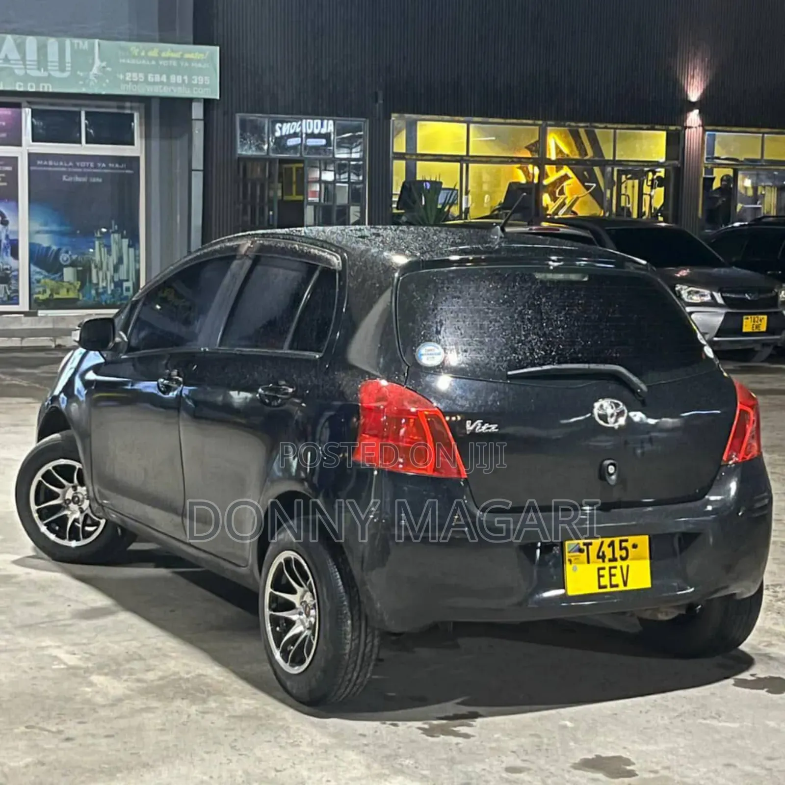 Toyota Vitz 1.0 FWD 5dr 2010 Black