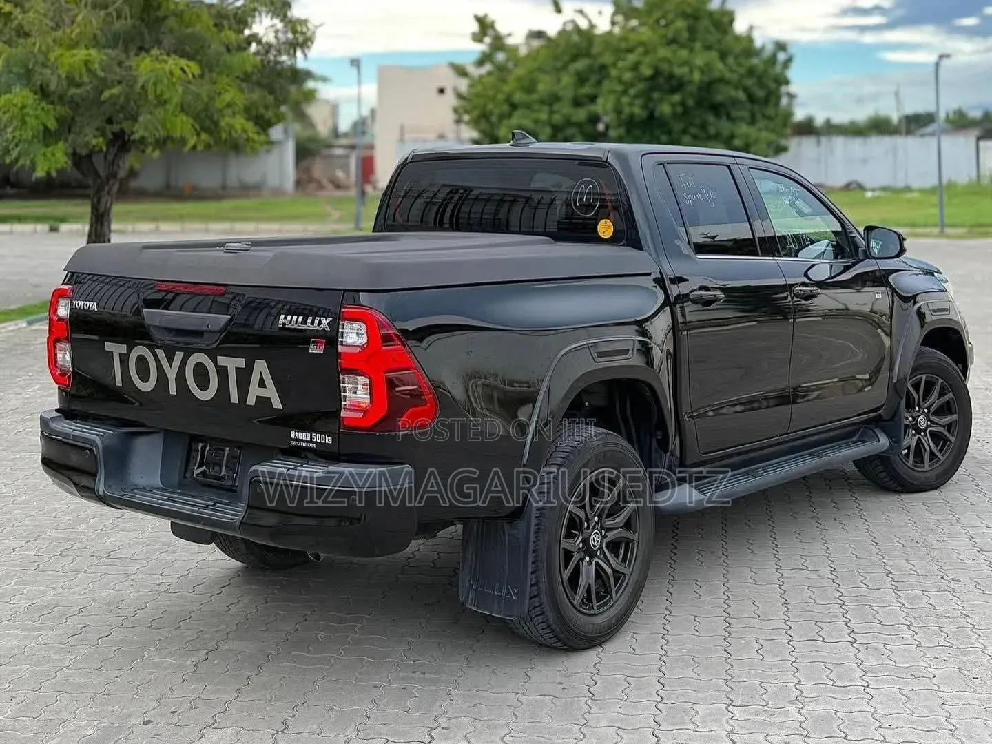 Toyota Hilux 2023 Purple