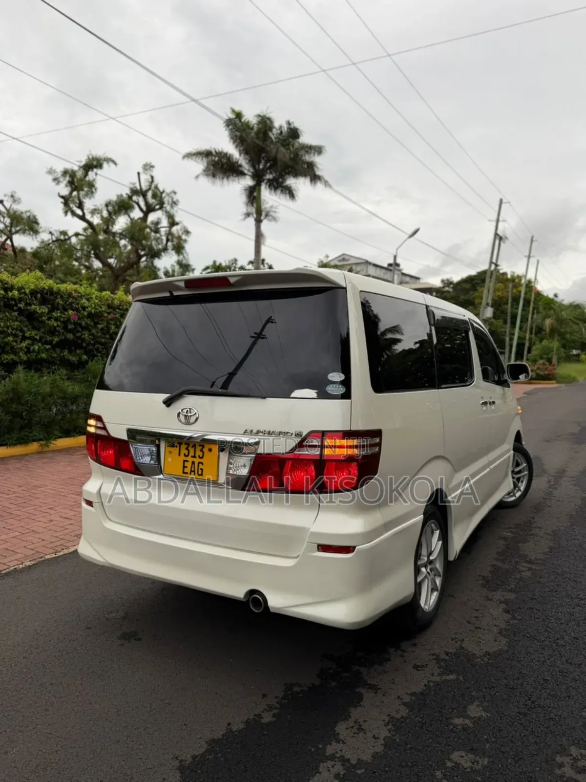 Toyota Alphard 2.4 Petrol FWD 2006 White