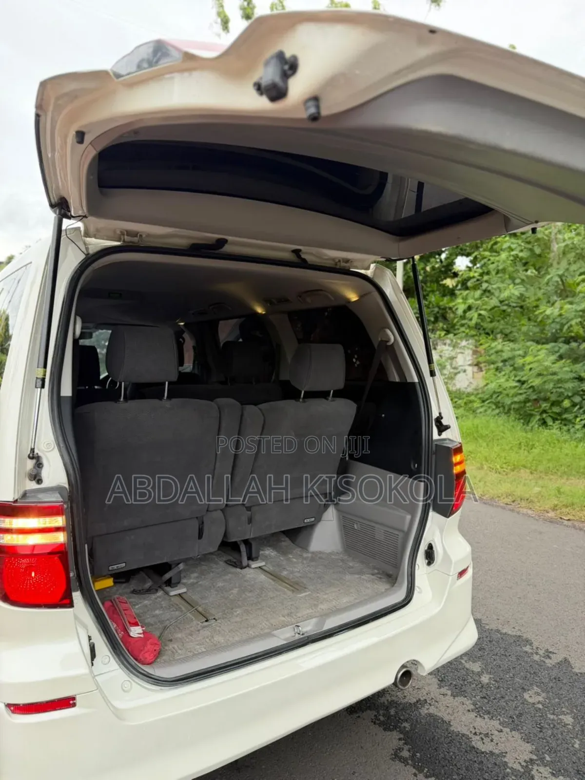 Toyota Alphard 2.4 Petrol FWD 2006 White