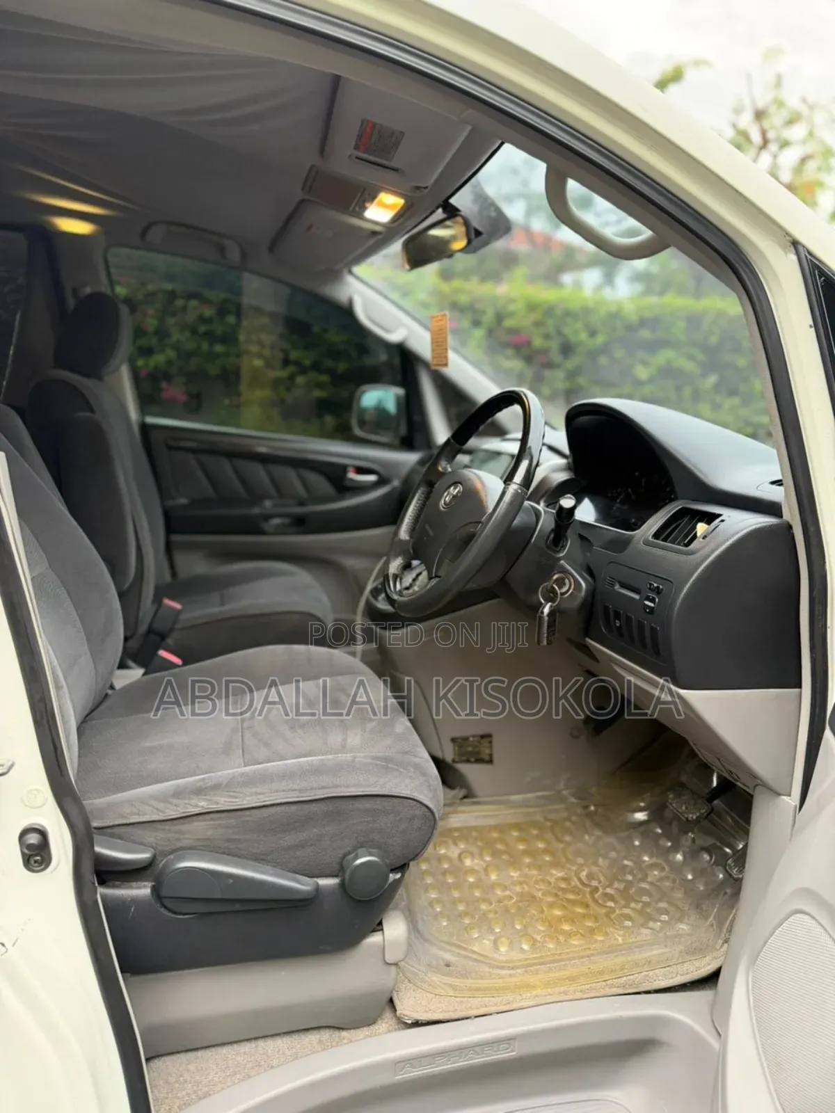 Toyota Alphard 2.4 Petrol FWD 2006 White