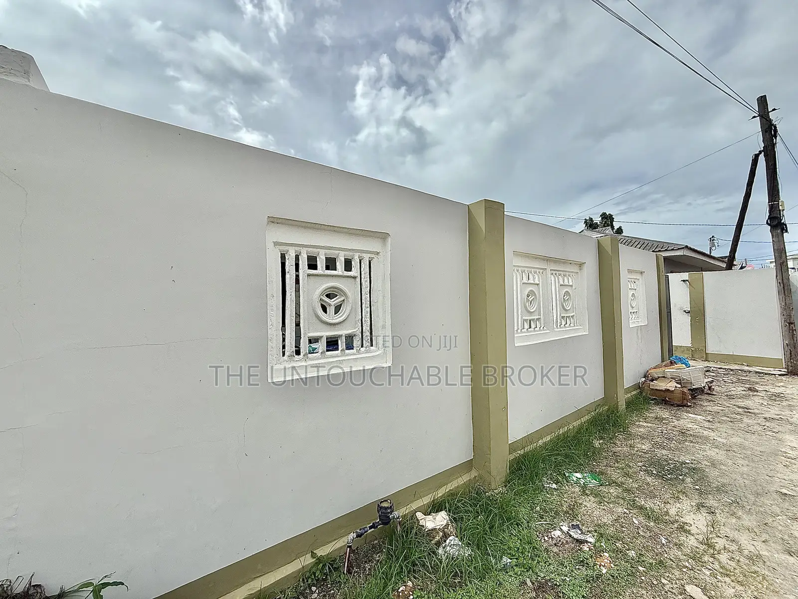 3bdrm House in Sinza A Near Mlimani for rent