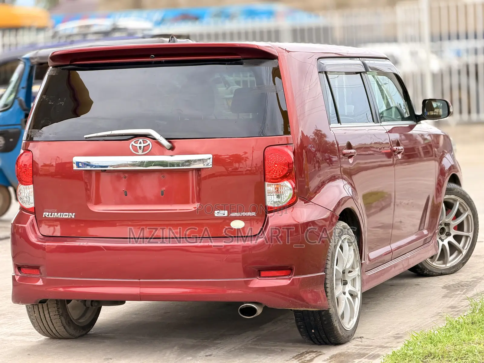 Toyota Corolla Rumion Hatchback 1.8 AWD 2010 Red
