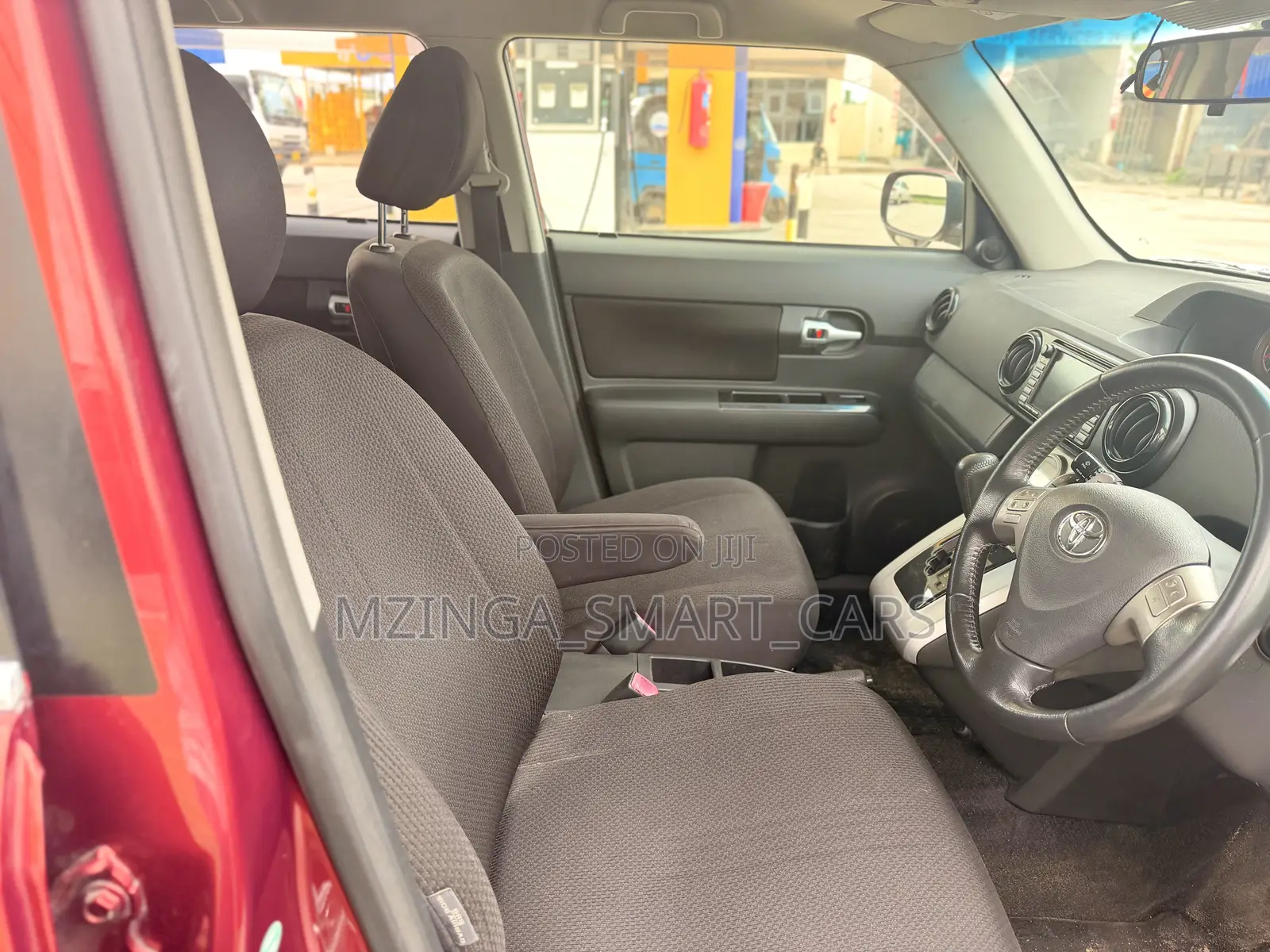 Toyota Corolla Rumion Hatchback 1.8 AWD 2010 Red