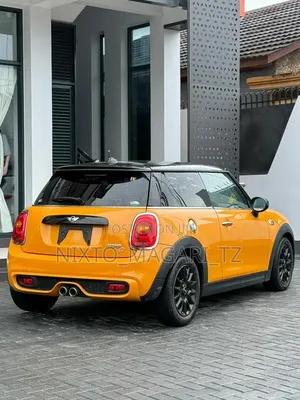 Mini Cooper 2017 Orange