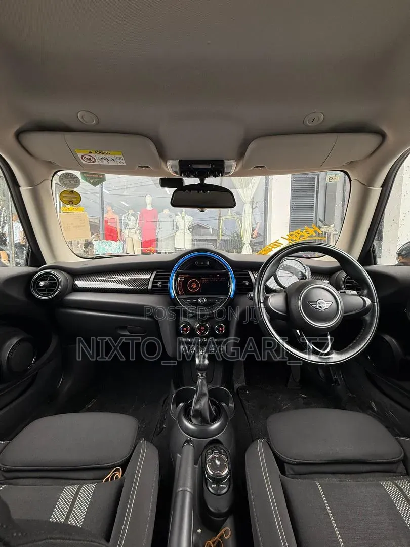 Mini Cooper 2017 Orange