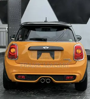 Mini Cooper 2017 Yellow