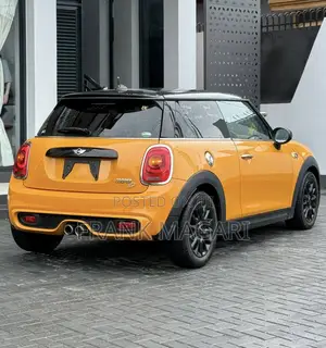 Mini Cooper 2017 Yellow