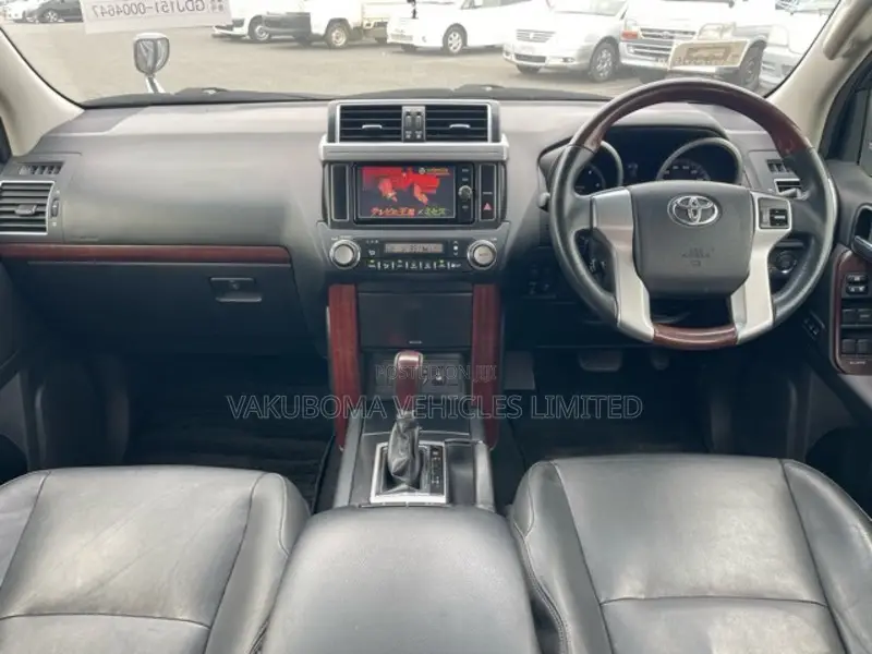 Toyota Land Cruiser Prado 2017 Gray