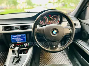BMW 3 Series 320i RWD 2006 Black