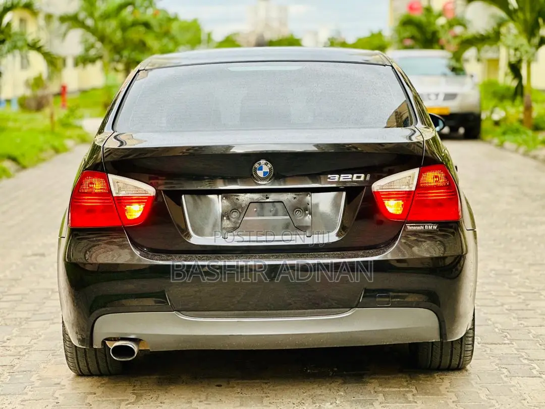 BMW 3 Series 320i RWD 2006 Black