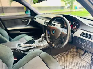 BMW 3 Series 320i RWD 2006 Black