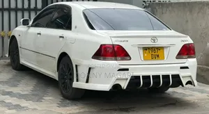 Toyota Crown Royale 2005 White
