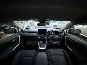 Toyota RAV4 Limited 2021 Blue