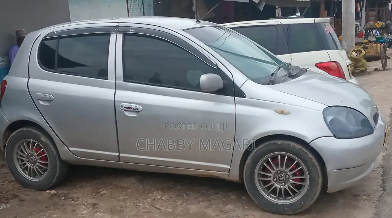 Toyota Vitz 1.0 FWD 5dr 2001 Silver