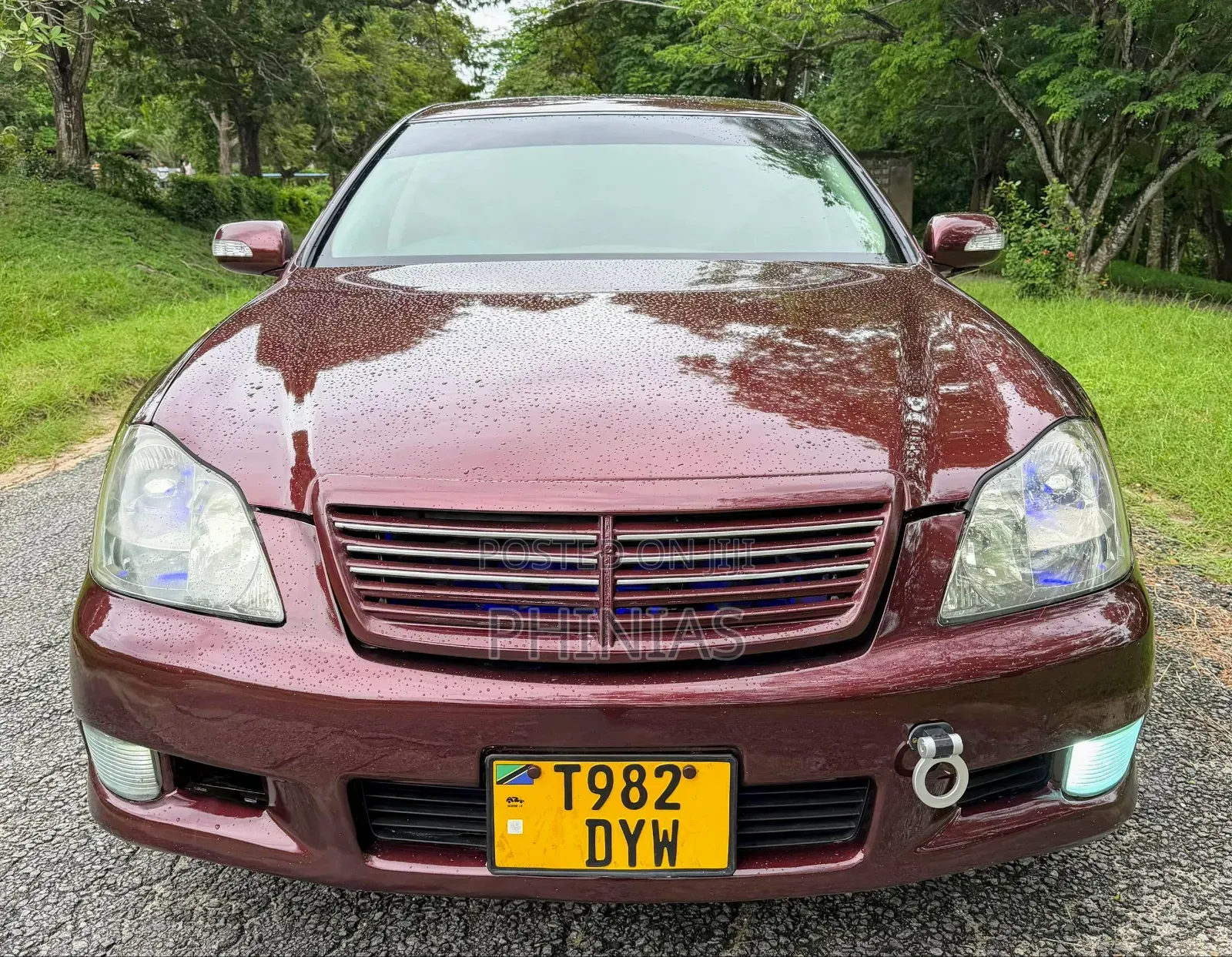 Toyota Crown 2006 Red