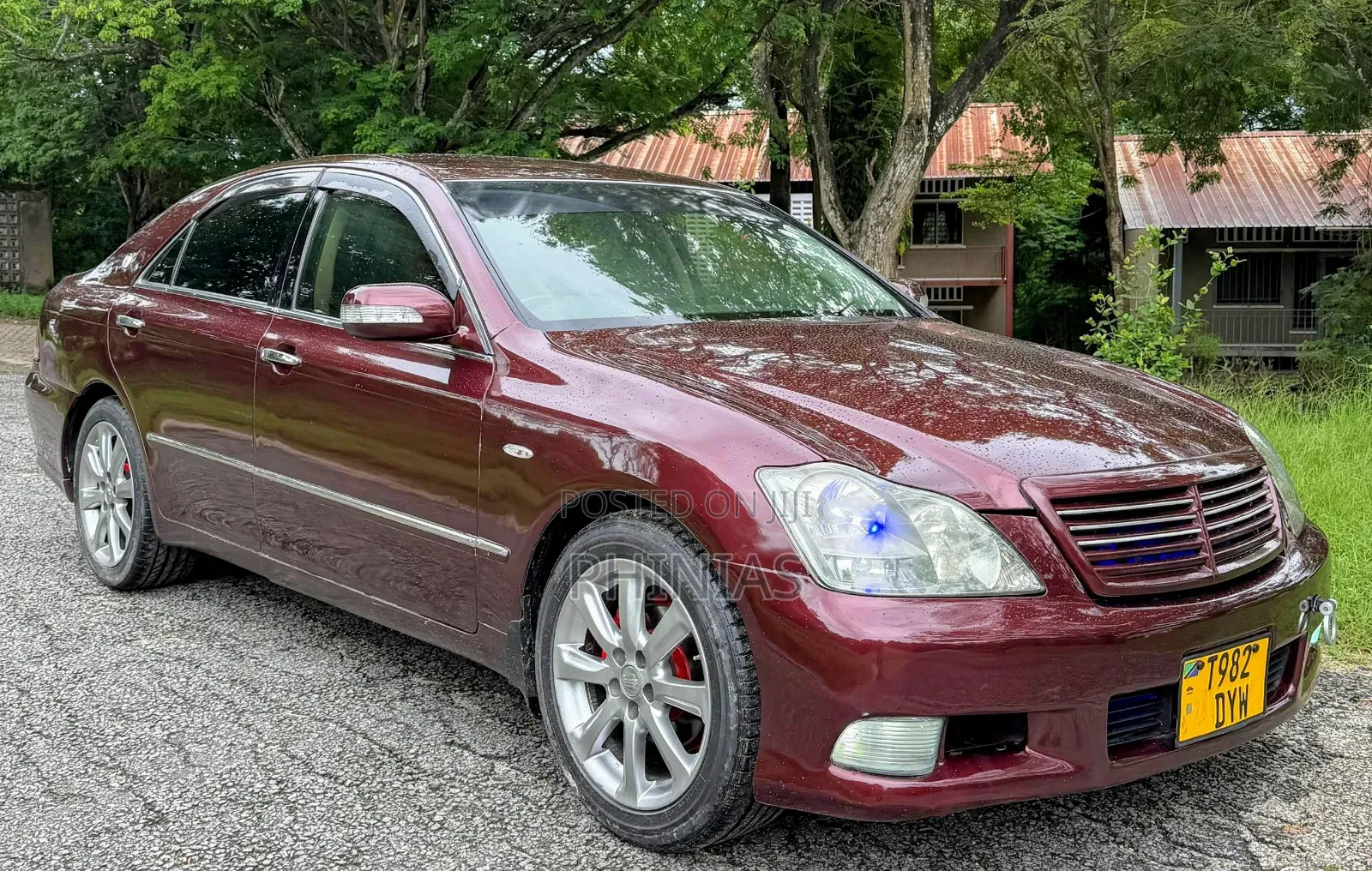 Toyota Crown 2006 Red