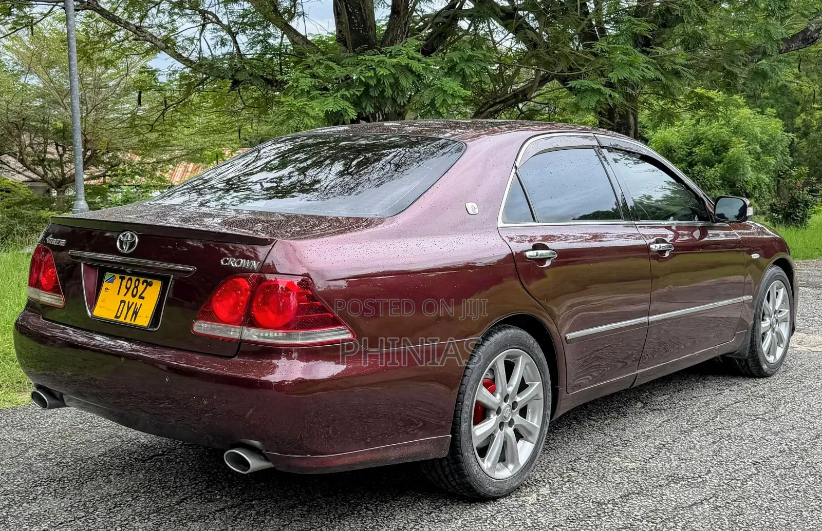 Toyota Crown 2006 Red