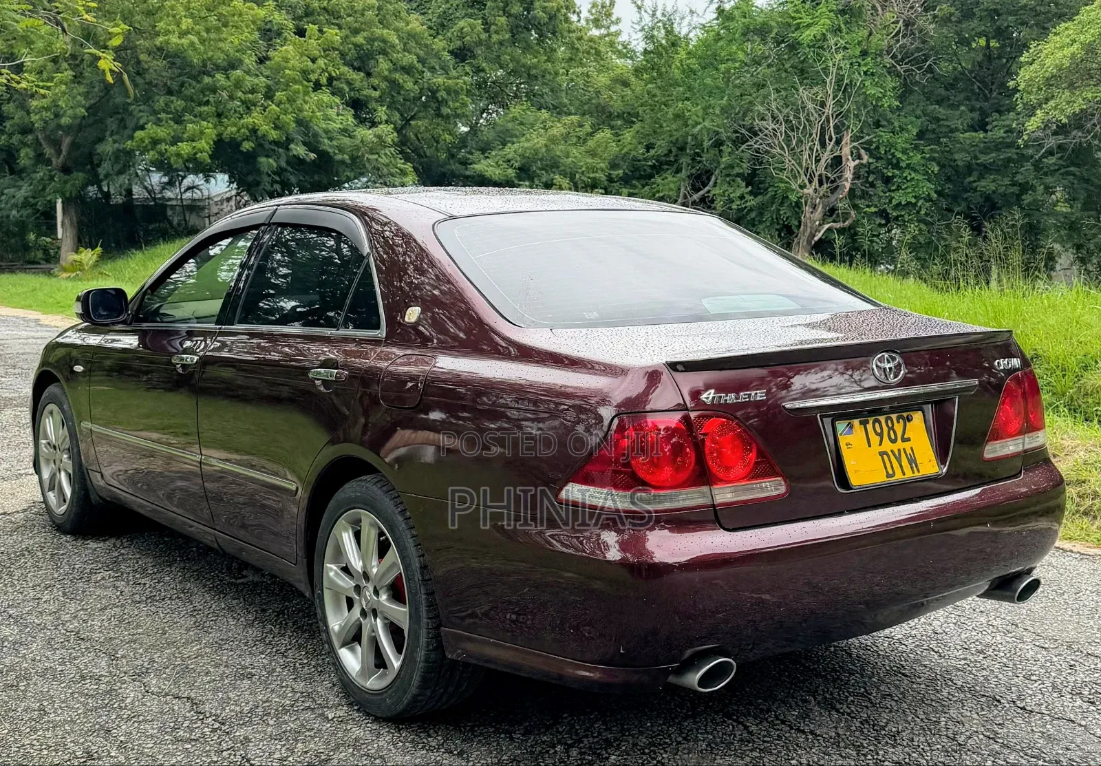 Toyota Crown 2006 Red