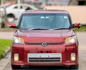 Toyota Corolla Rumion 2010 Red