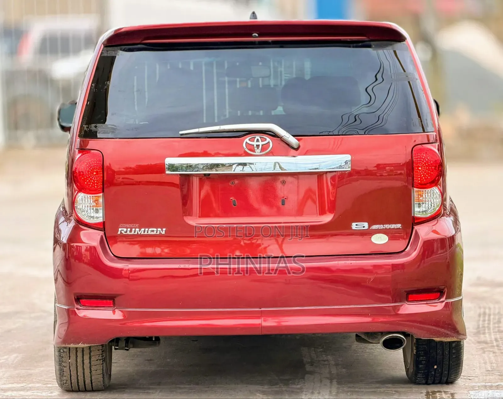 Toyota Corolla Rumion 2010 Red