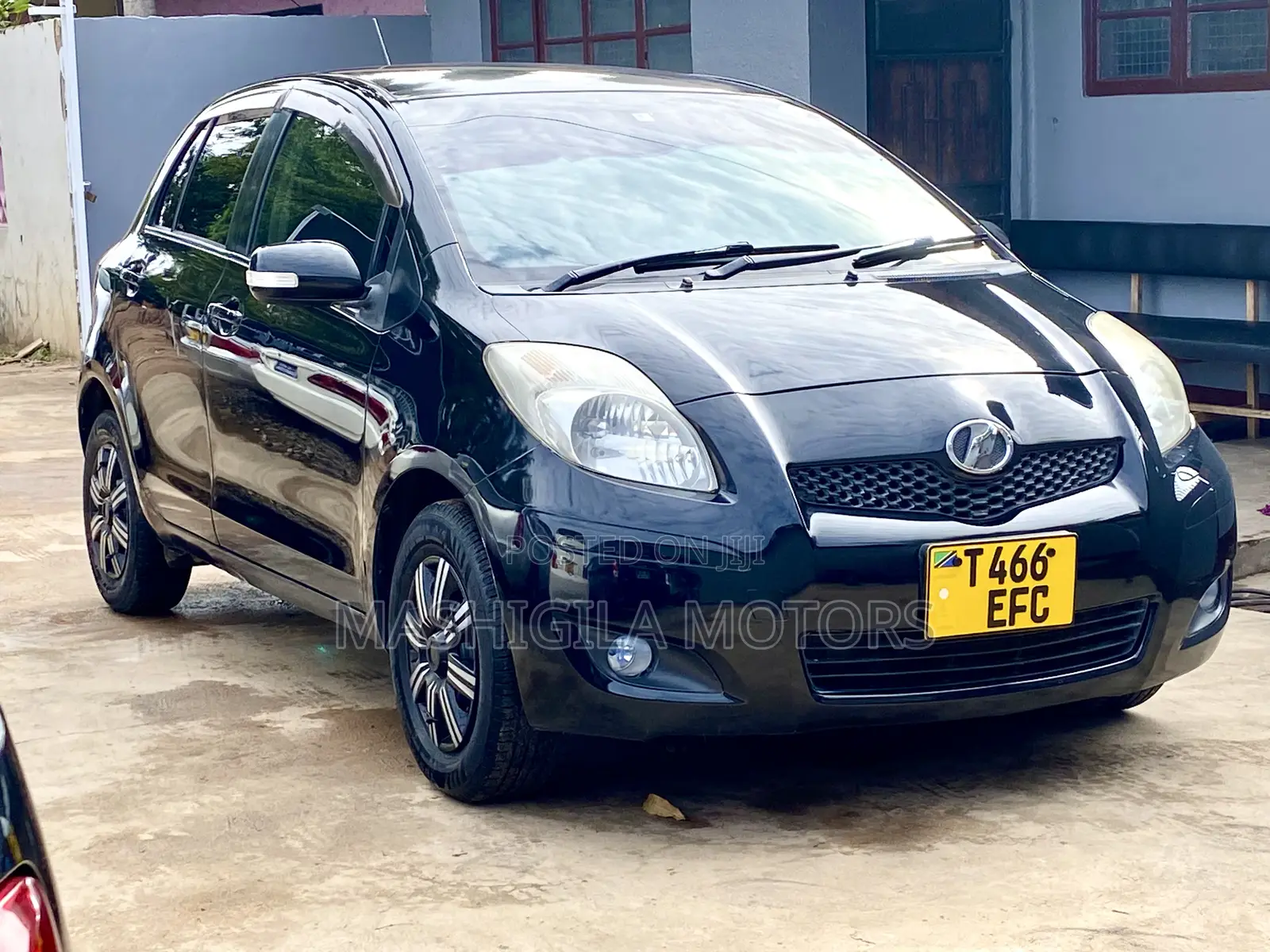 Toyota Vitz 2003 Black