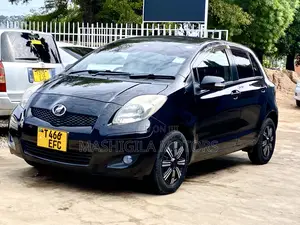 Toyota Vitz 2003 Black