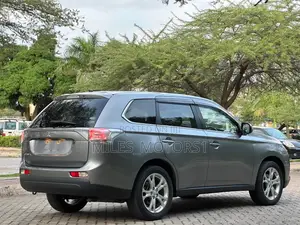 Mitsubishi Outlander 2014 Gray