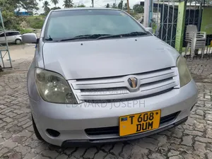 Toyota IST 2005 Silver