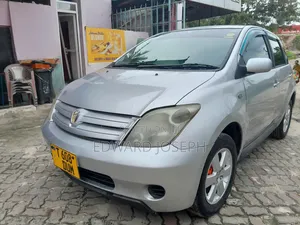 Toyota IST 2005 Silver