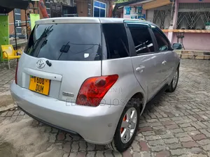 Toyota IST 2005 Silver