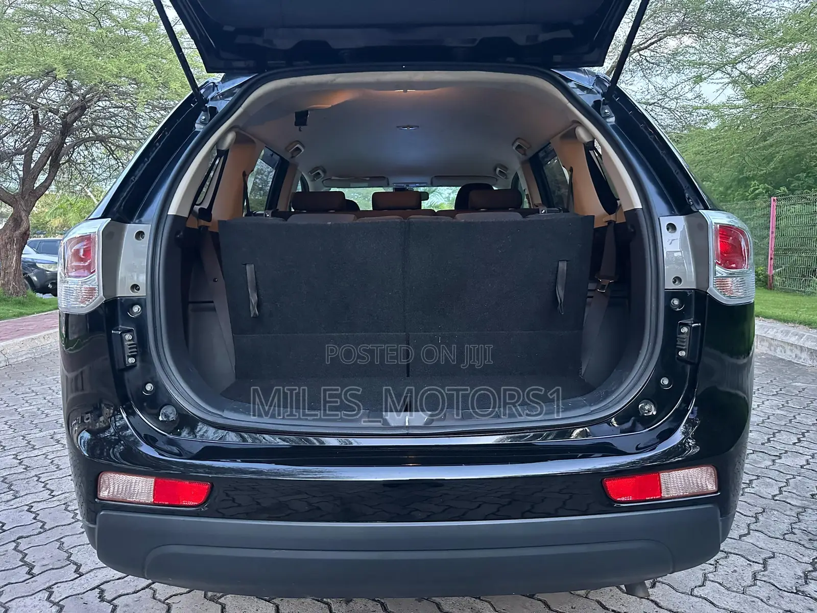 Mitsubishi Outlander 2014 Black