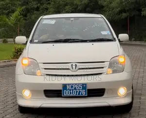 Toyota IST 2004 Pearl