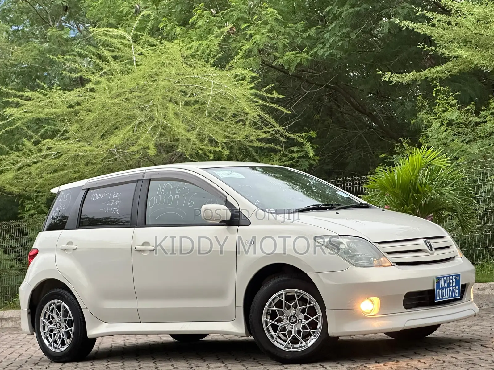 Toyota IST 2004 Pearl