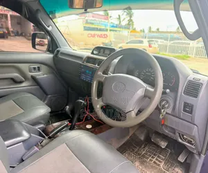 Toyota Land Cruiser Prado 2005 Blue