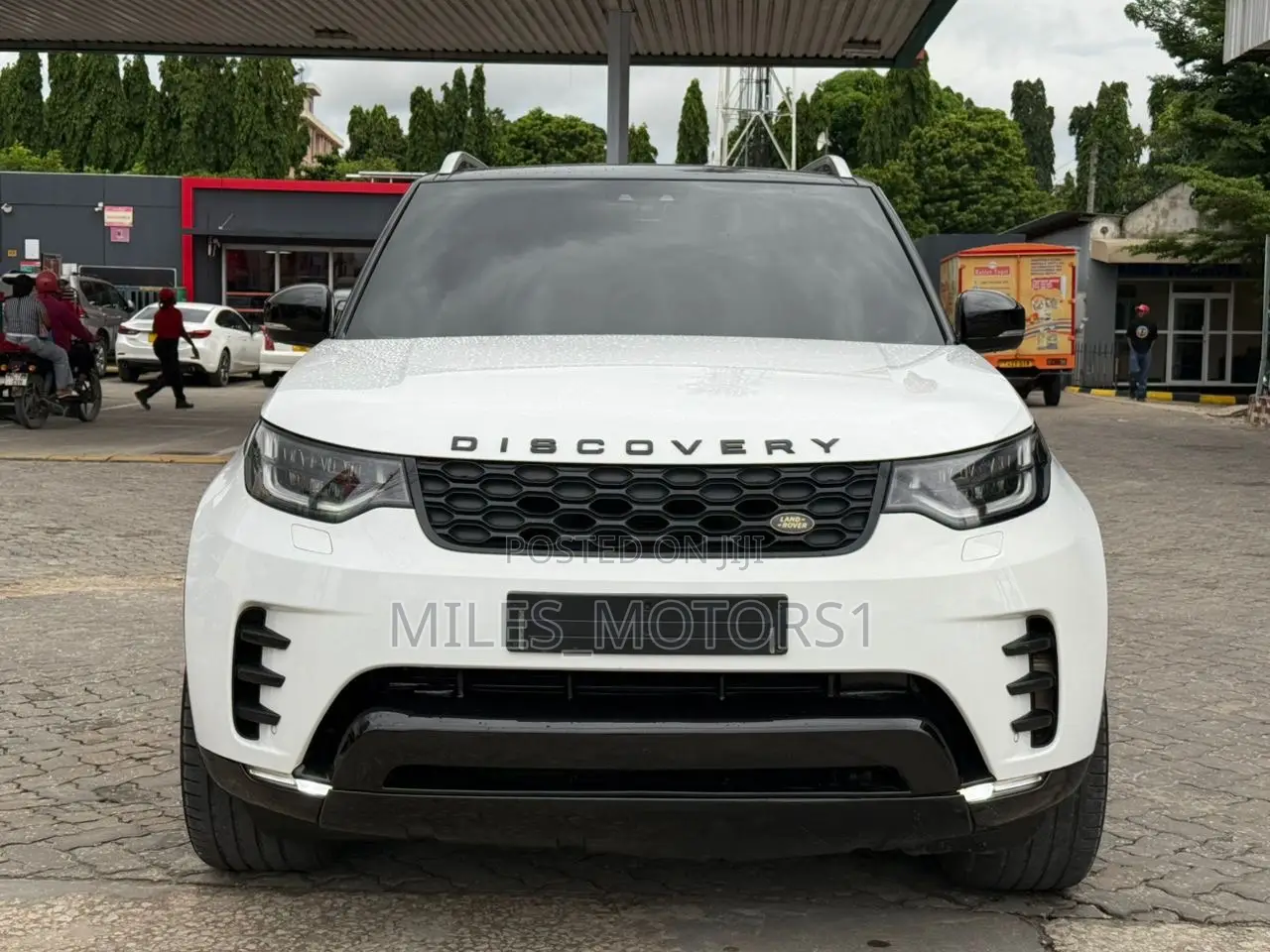 Land Rover Discovery 2018 White