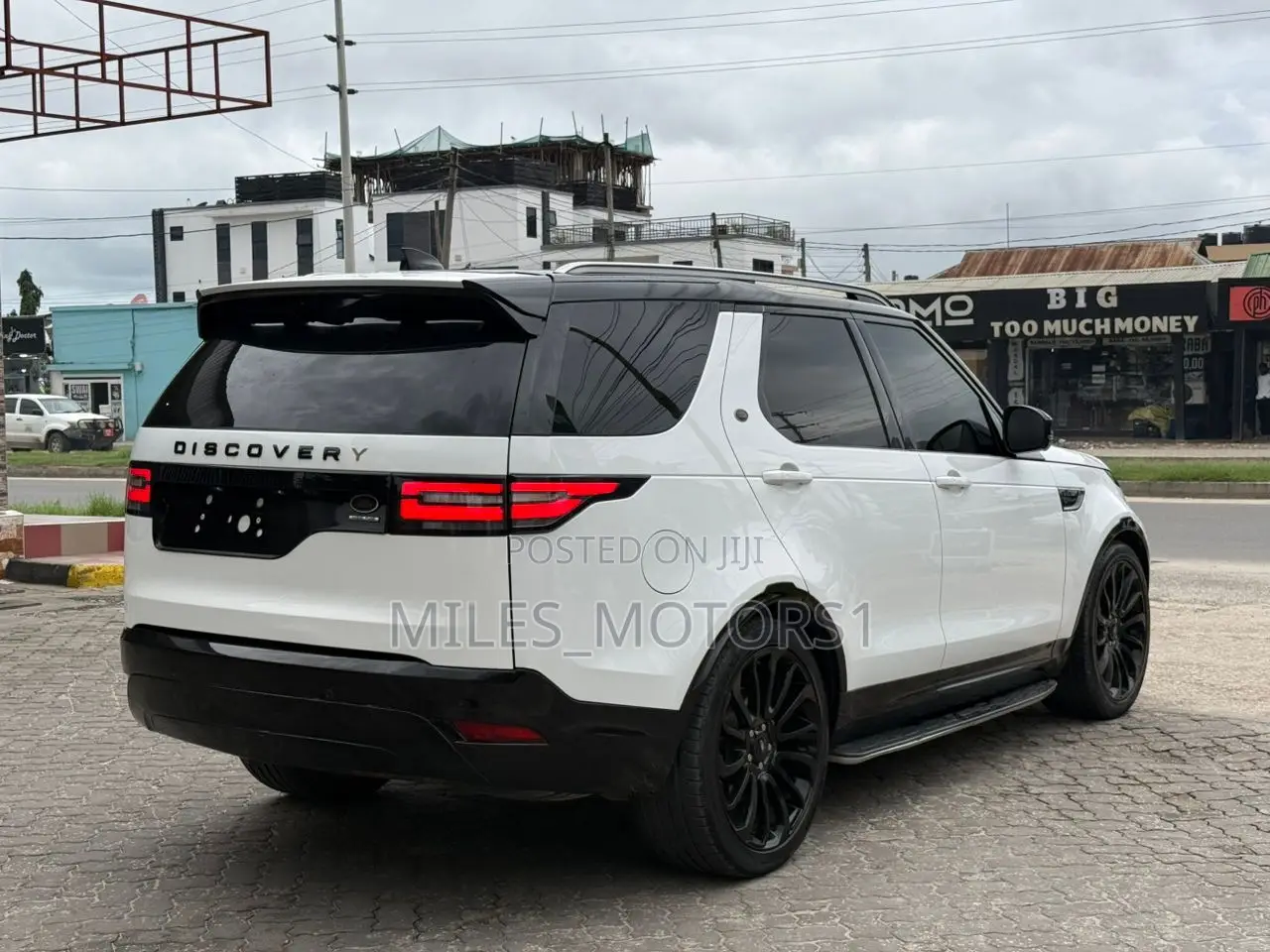 Land Rover Discovery 2018 White
